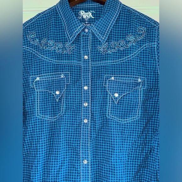 Rock 47 WRANGLER - Jeweled Cow Skull Long Sleeve Button Up - Size Large - Picture 3 of 8